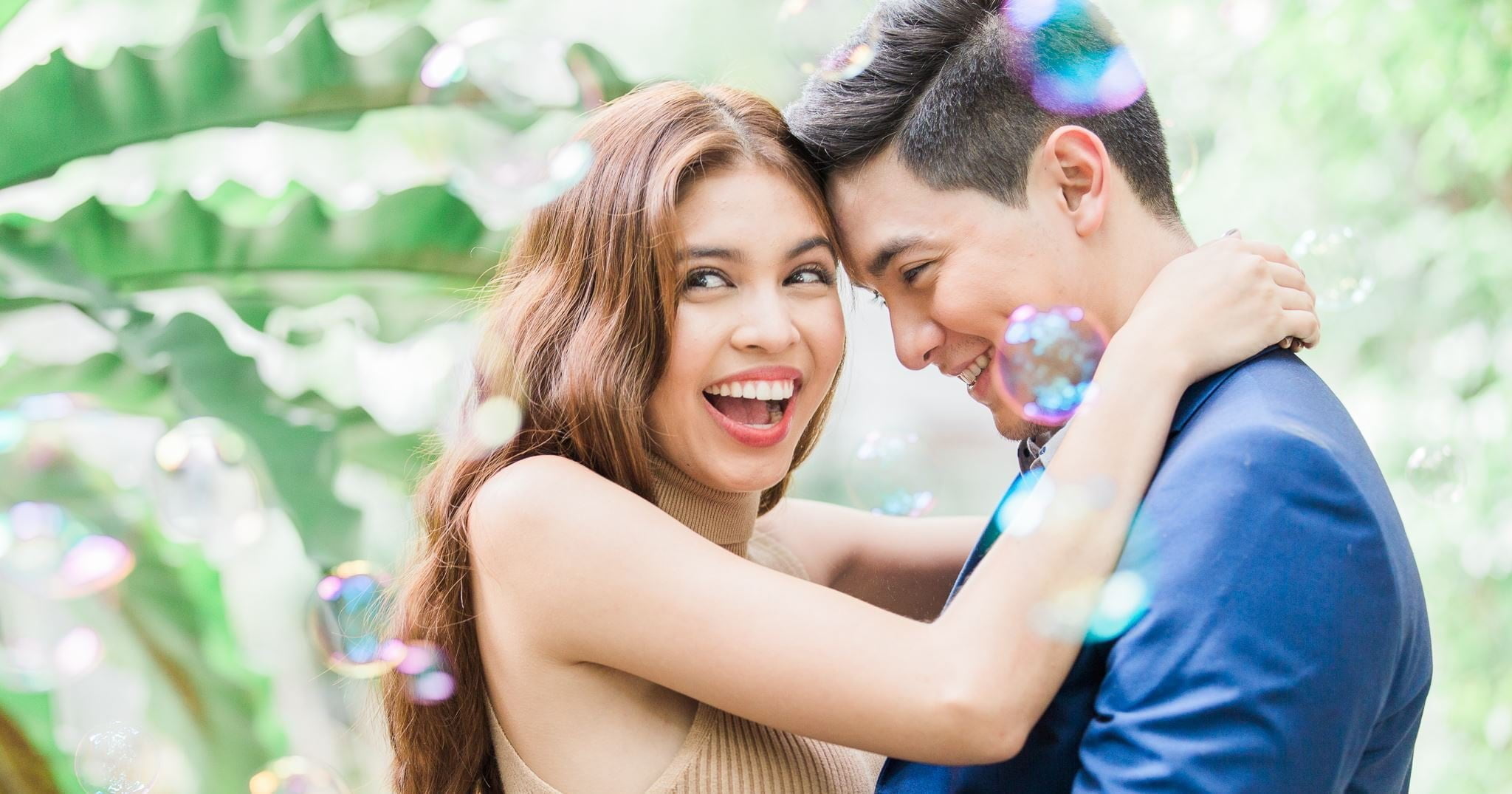 Maine Mendoza and Alden Richards in one of AlDub prenup photos (Eat Bulaga/Manny and April Photography)