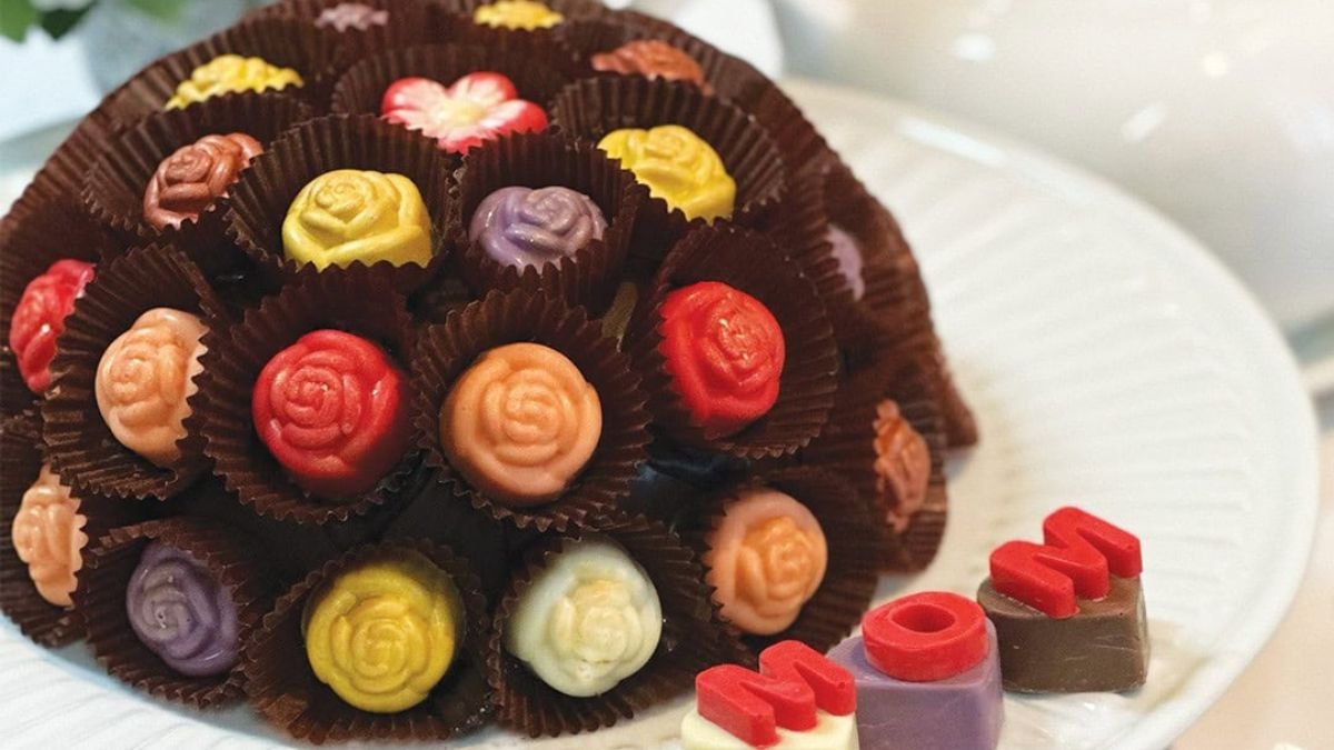 Mother's Day cake at The Manila Hotel